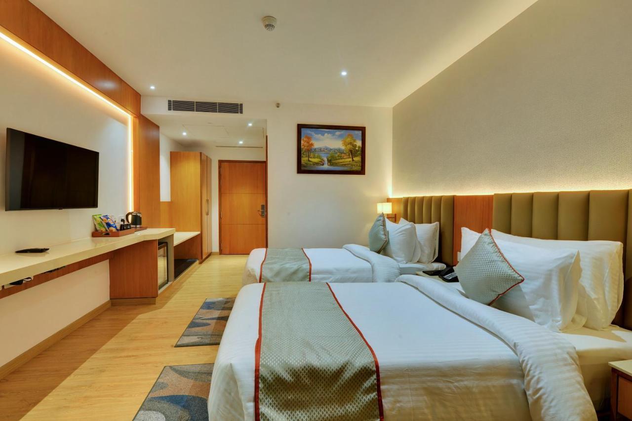 Clarion Hotel Bangalore Yesvantpur Exterior foto