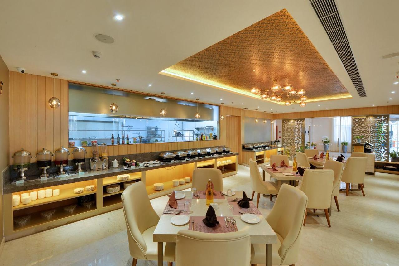 Clarion Hotel Bangalore Yesvantpur Exterior foto