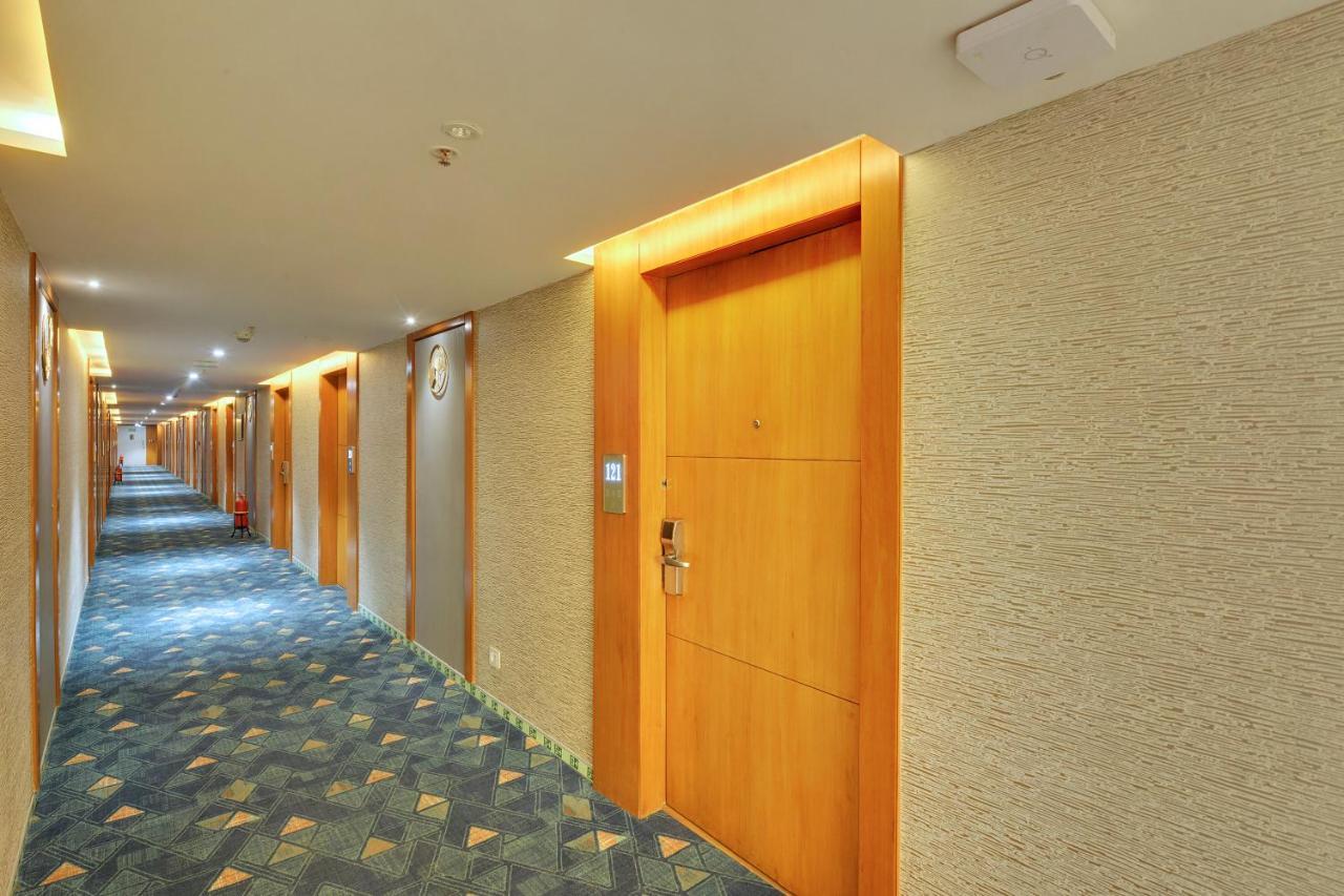 Clarion Hotel Bangalore Yesvantpur Exterior foto