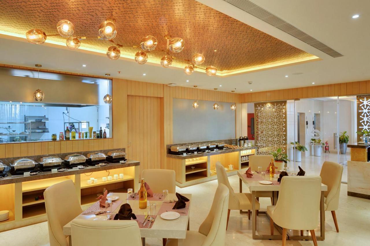 Clarion Hotel Bangalore Yesvantpur Exterior foto