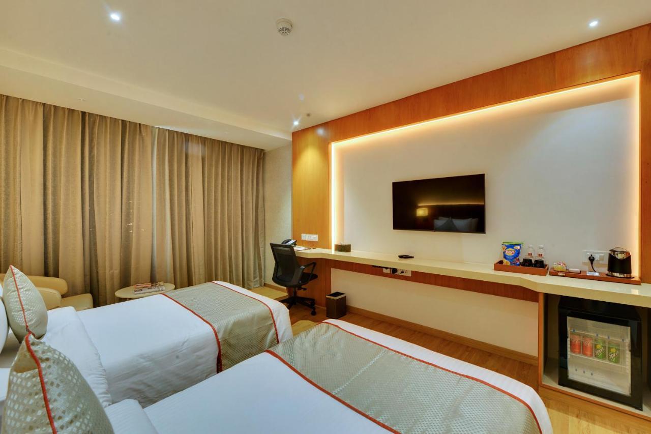 Clarion Hotel Bangalore Yesvantpur Exterior foto